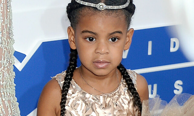 Blue Ivy (4) kapret den røde løper i kjole til 90 000 kroner: - Ren galskap